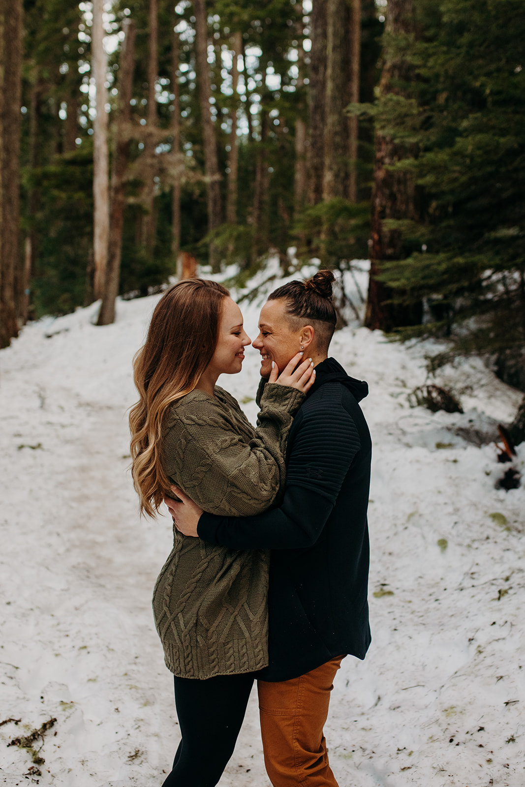 Snowy engagement photo session