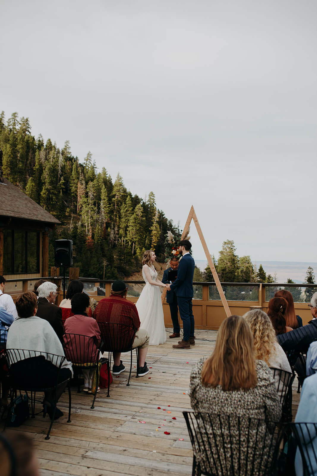 Outdoor wedding ceremony at Mission Ridge Ski Resort